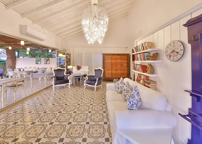 Ilica 酒店 Çeşme